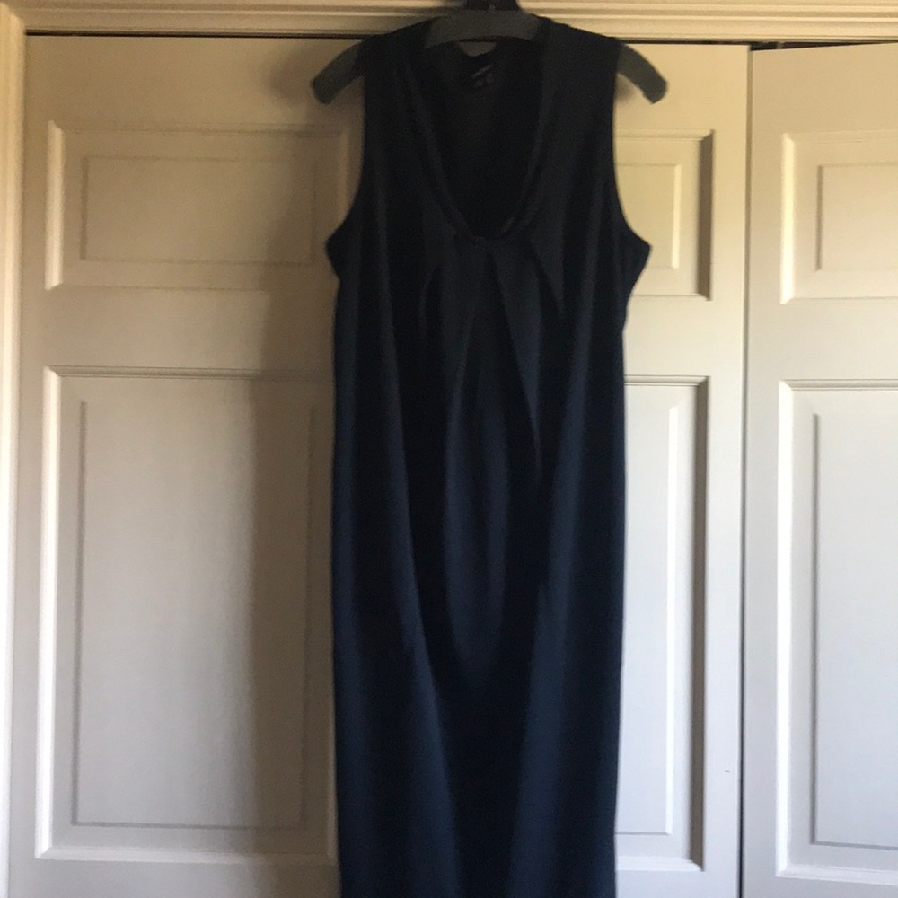 Perfect little navy blue dress!
